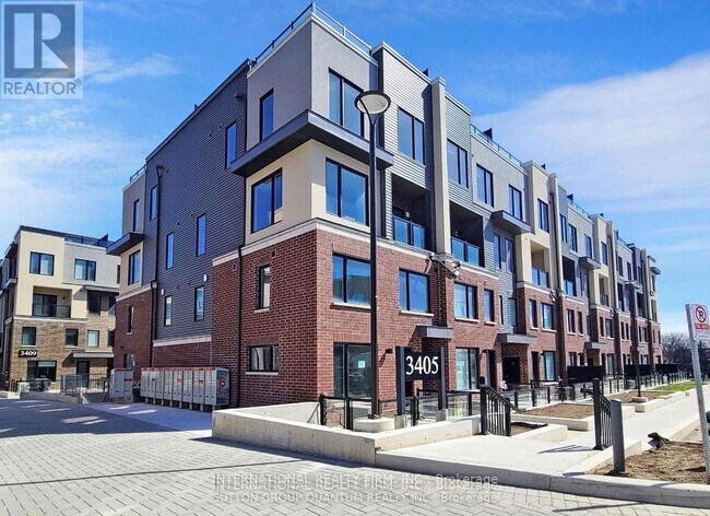 Building Photo - 3405 Ridgeway Dr