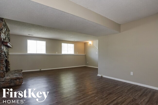 Building Photo - 4321 Castle Heights Dr