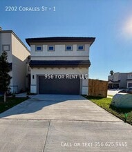 Building Photo - 2202 Corales St