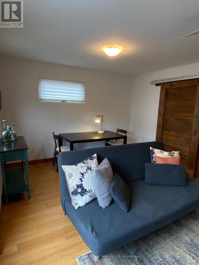 Photo du bâtiment - 447 Kerr St