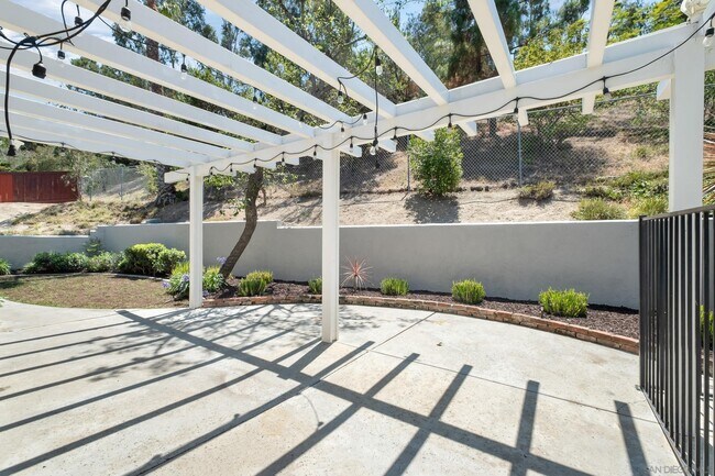 Building Photo - 3251 Celinda Dr