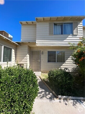 Building Photo - 4972 Larkspur St
