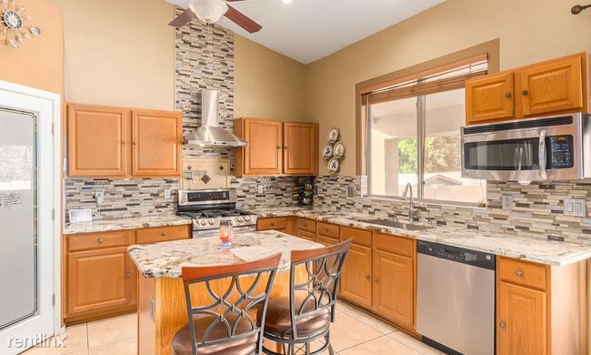 Foto del edificio - 5 br, 3 bath House - 7930 W Pima St