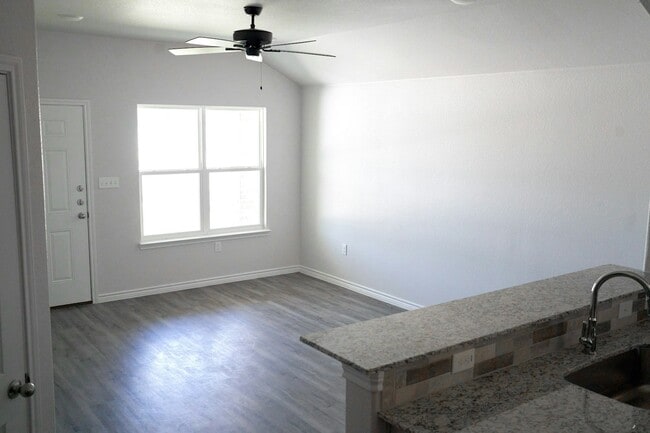 Building Photo - 201 Appalachian Trl