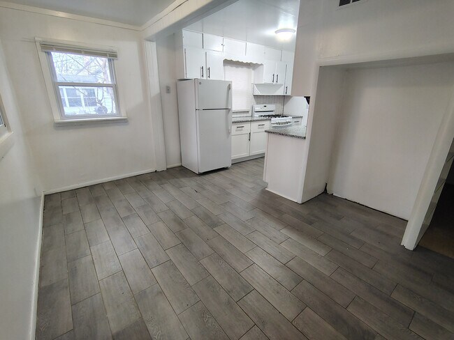Building Photo - 2916 Garfield Dr