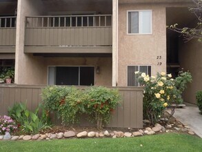 Building Photo - 9175 Campina Dr