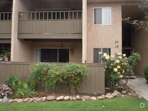 Building Photo - 9175 Campina Dr