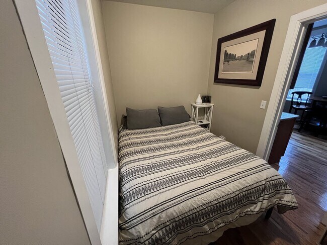 Foto del edificio - 2318 W Palmer St