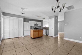 Building Photo - 15835 S Alley Ct