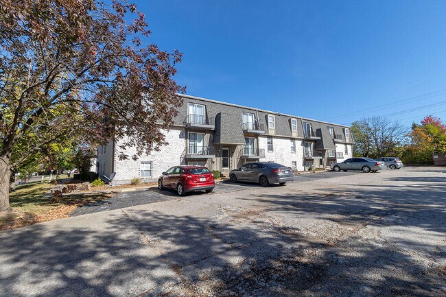 Foto del edificio - 3408 Balboa Ln