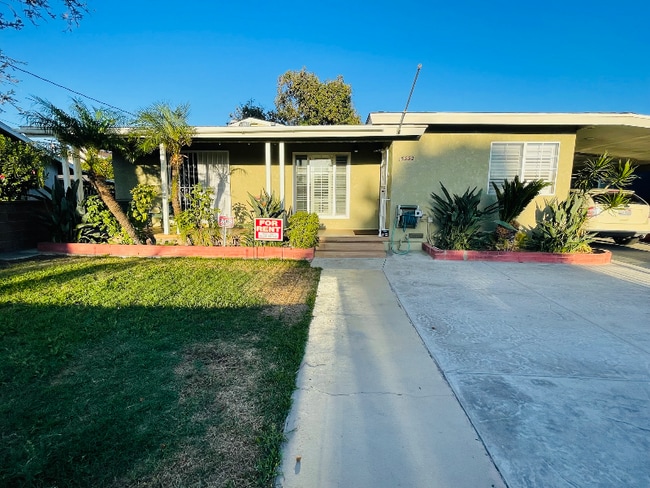 Building Photo - 15332 Castana Ave