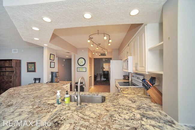 Building Photo - 3 br, 2.5 bath House - 1811 Highway A1A #2202