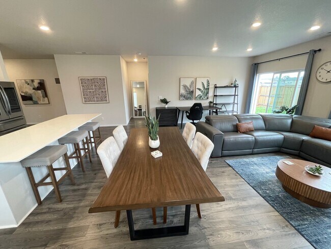 Foto del edificio - 434 Greencrest St NE