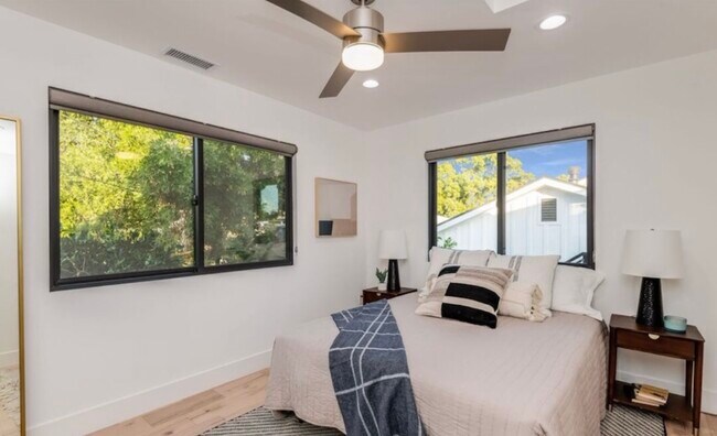 1 Bedroom with Sliding Mirrored Closet - 527 Groton Dr