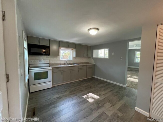 Foto del edificio - 27331 Shiawassee St