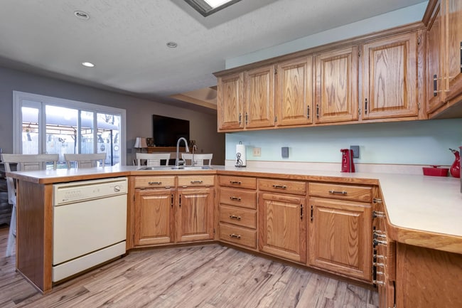 Building Photo - 100 Holly Ridge Rd