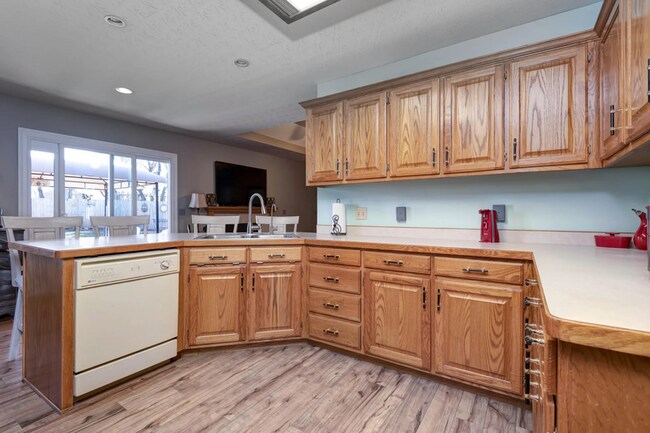 Foto del edificio - 100 Holly Ridge Rd