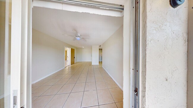 Foto del edificio - 2BD/2BA Condo in West Palm Beach!!