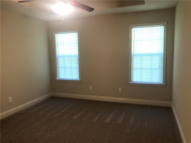 Building Photo - 2230 Spring Grove W