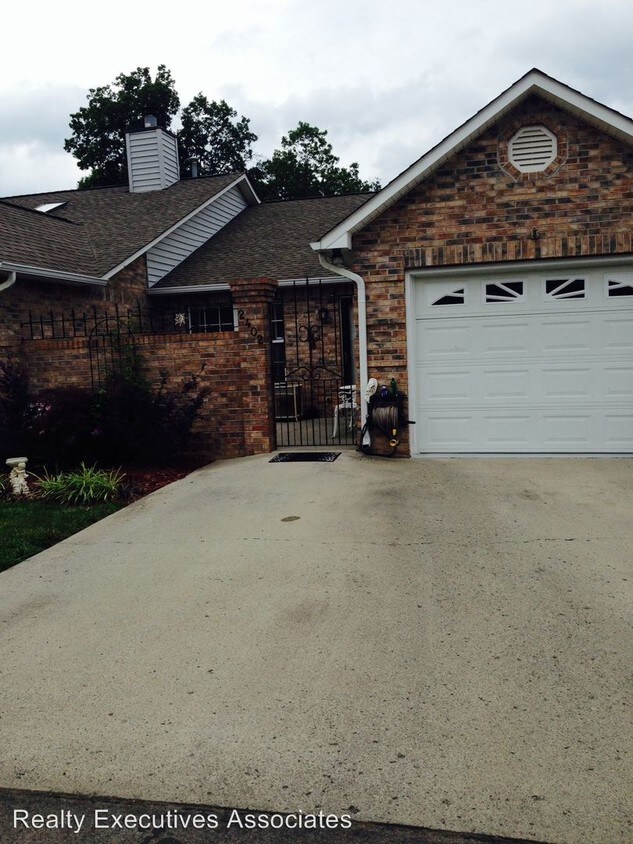 Primary Photo - 2 br, 2 bath House - 2402 Chastity Way