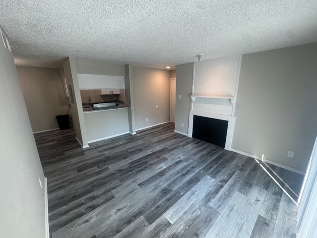 Photo - 2010 Estrada Pkwy Apartment