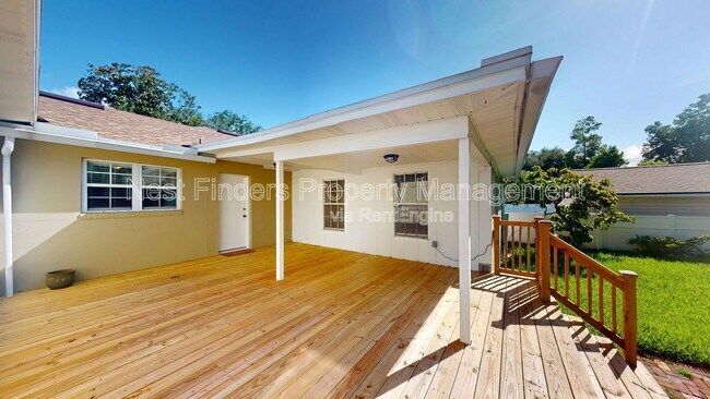 Foto del edificio - 1455 Riverbirch Ln