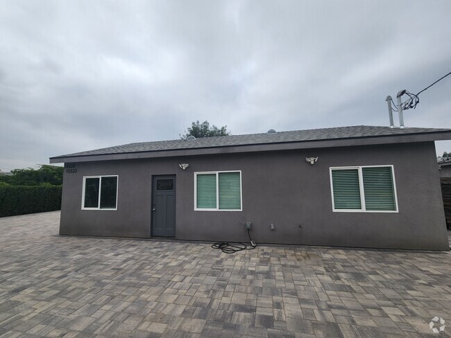 Building Photo - 15524 Tupper St