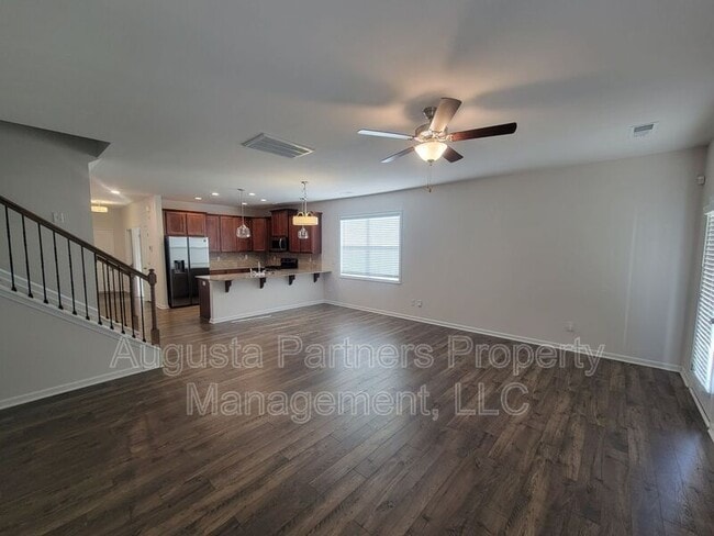 Foto del edificio - 166 Luxborough Ct