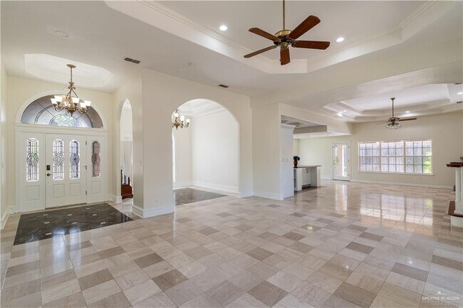 Building Photo - 308 Sunflower Ave