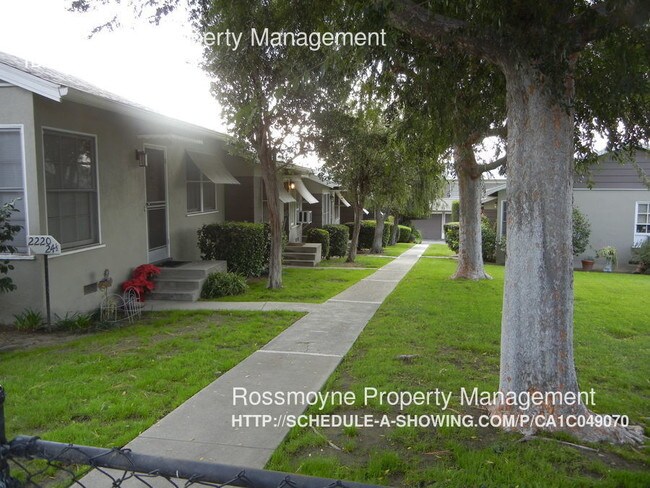 Building Photo - 2220 1/8 Mira Vista Ave
