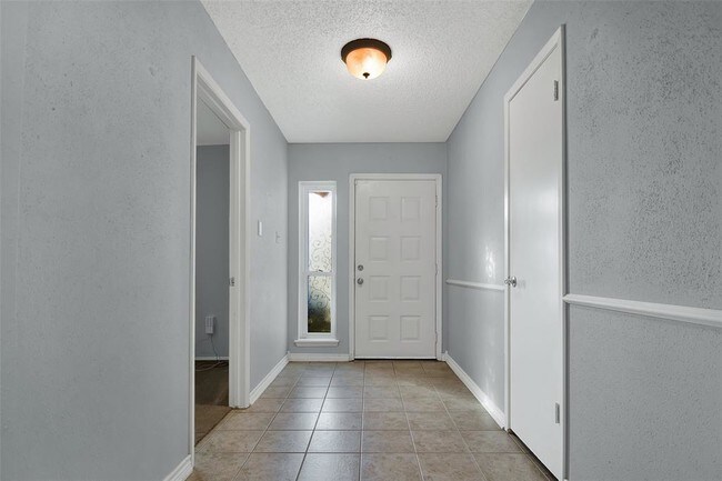 Foto del edificio - 6662 Montauk Dr