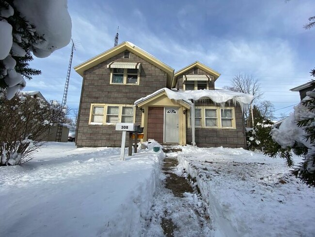 Building Photo - Studio Apartment in Dowagiac