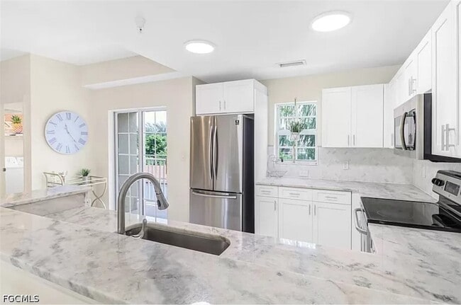 Foto del edificio - 4450 Botanical Pl Cir