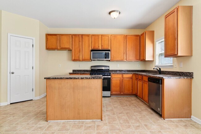 Building Photo - 4969 Locherby Dr