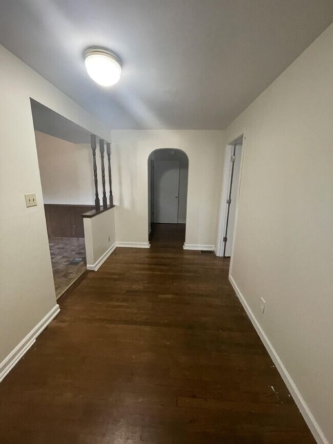 Foto del edificio - 207 E 19th St