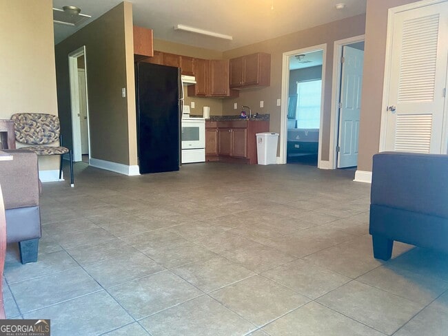 Foto del edificio - 103 Ronald Pride Blvd