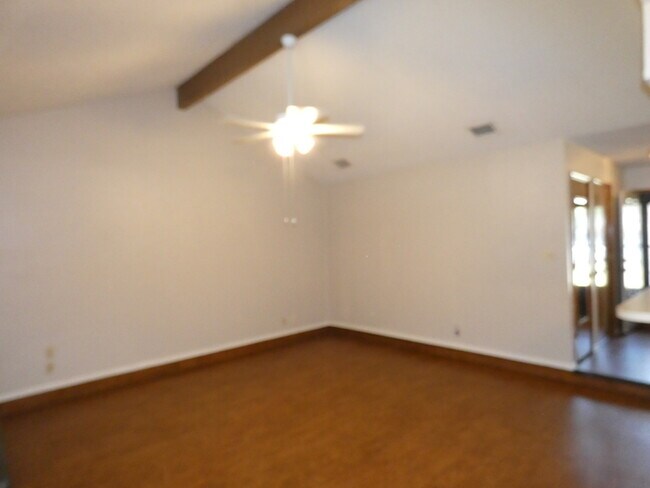 Building Photo - 312 Asbury Dr
