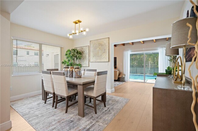 Foto del edificio - 4220 SW 14th St