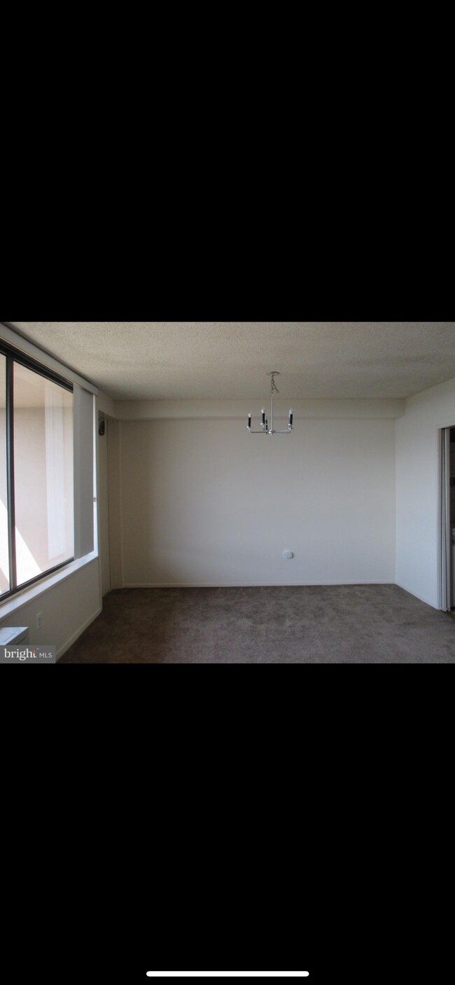 3705 S Mason Dr Unit 1812, Baileys Crossroads, VA 22041 Condo