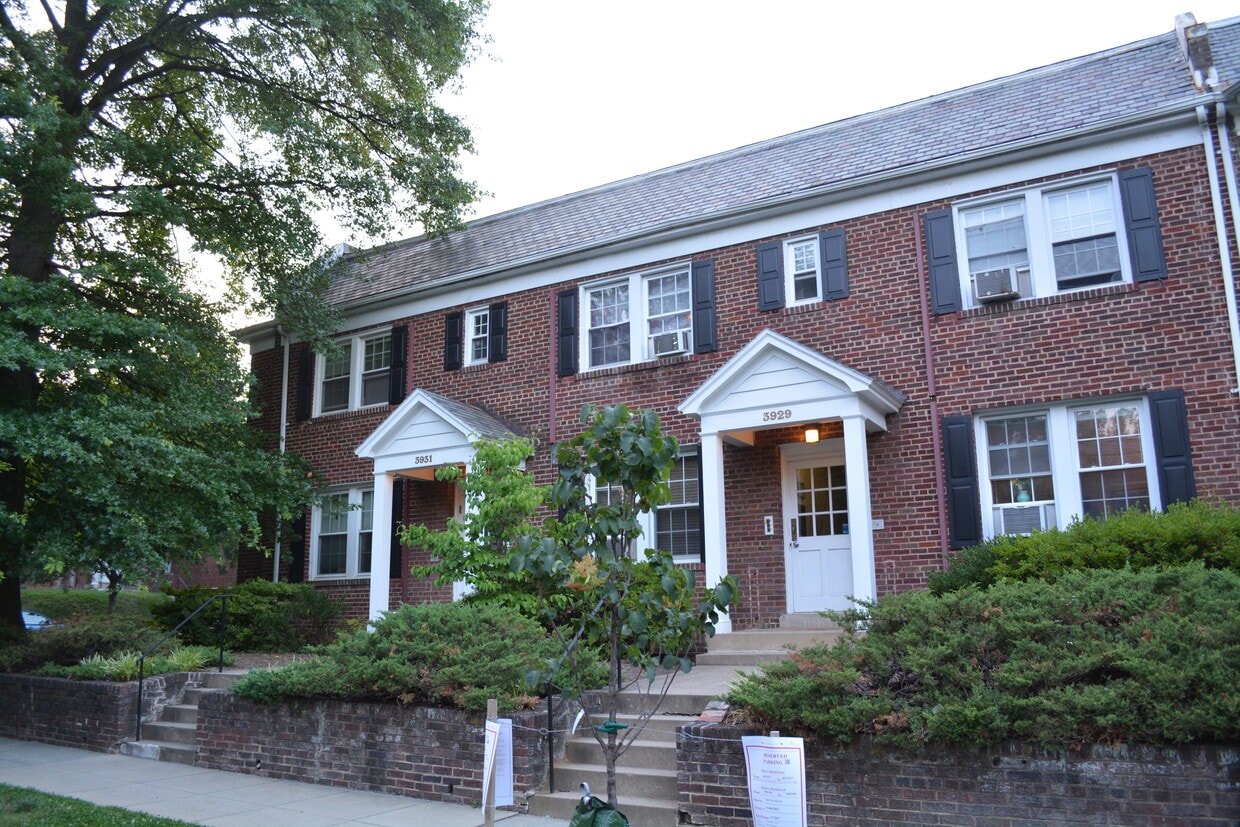 Primary Photo - 3931 W St NW
