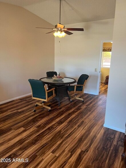 Foto del edificio - 9221 W Briarwood Cir N