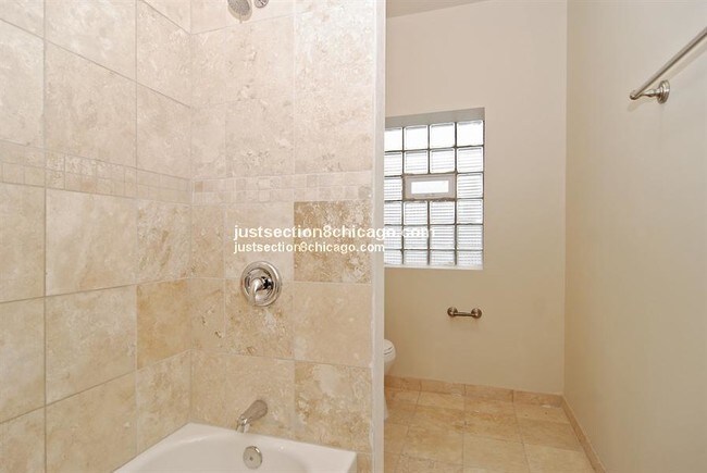 Foto del edificio - 644 N Lockwood Ave