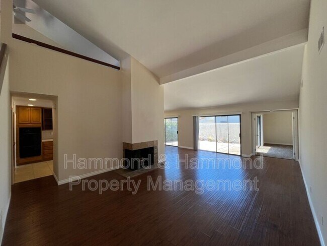 Foto del edificio - 316 Pebble Beach Dr