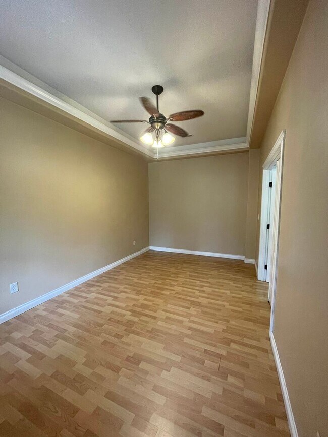 Foto del edificio - Beautiful 3 Bedroom Single Family Home With 2 Car Garage!