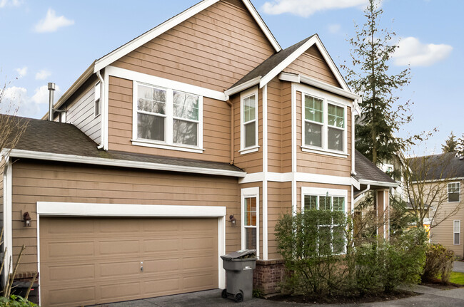 Building Photo - Modern 2-story in Sweetbrier. Private lot ...