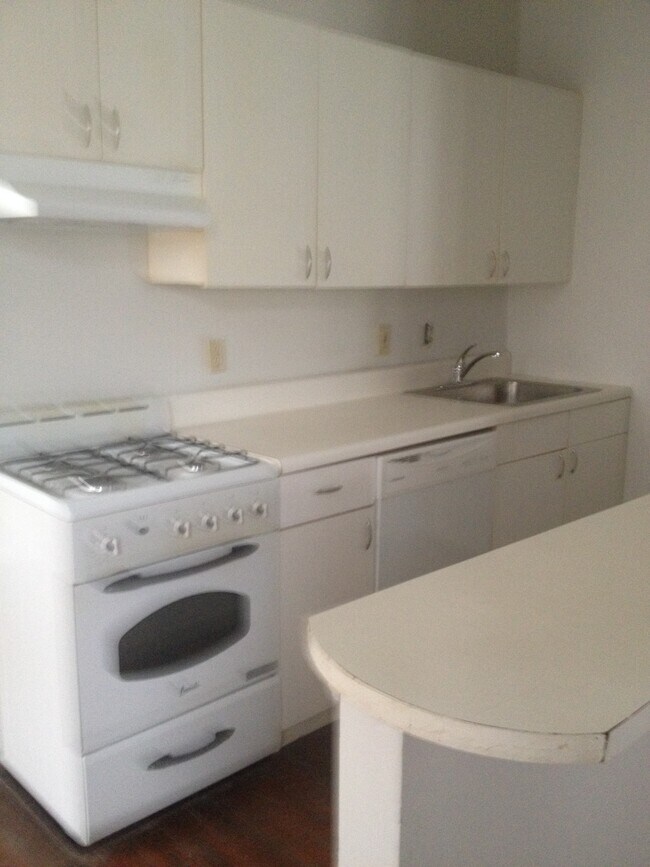 Foto del edificio - 5451 Ridge Ave