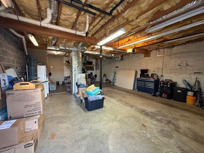 Building Photo - 308 Car Mol Drive #16
