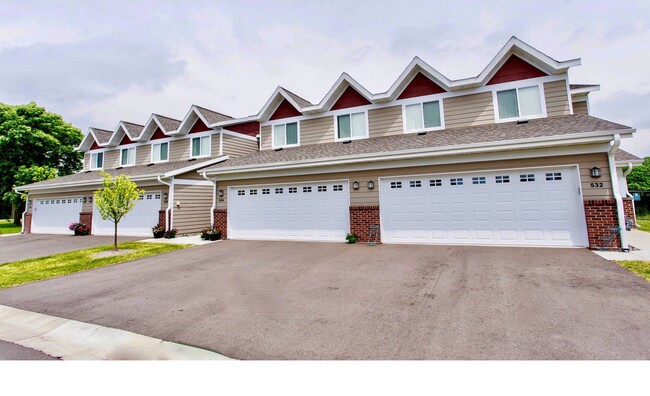 Building Photo - Medina Townhomes