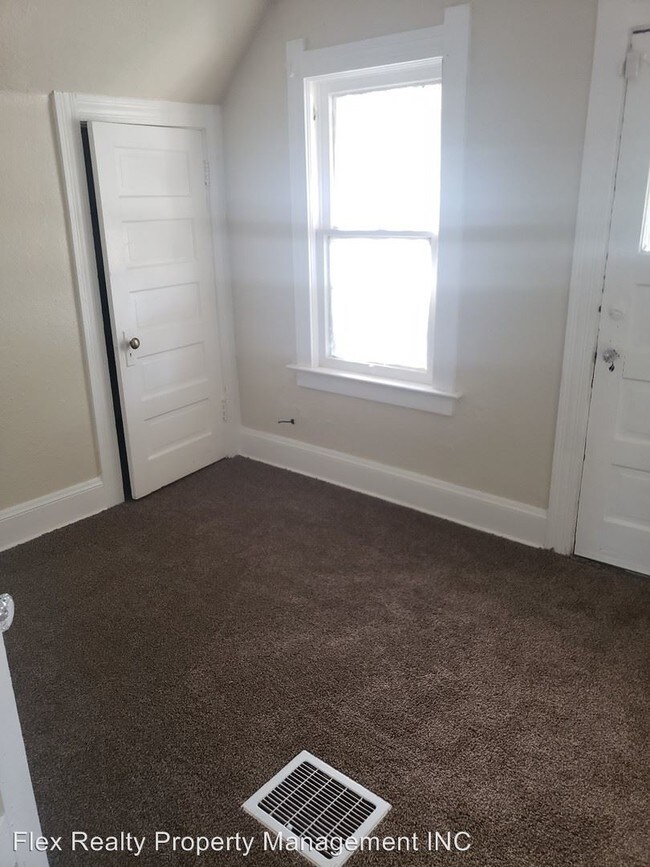 Foto del edificio - 3 br, 1 bath House - 1101 INDIANA AVE