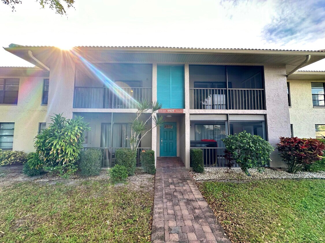 9905 Pineapple Tree Dr Unit 210, Boynton Beach, FL 33436 Condo for